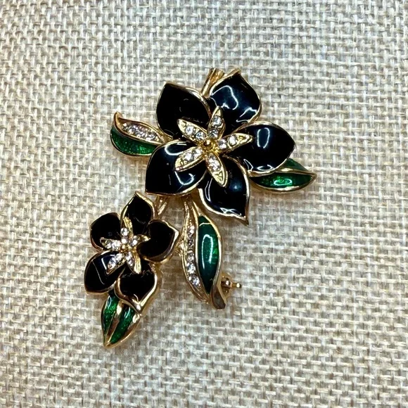 Vintage Rhinestone Enamel Floral Gold Tone Brooch Pin EUC - Picture 5 of 15
